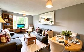 Spacious 2 Bed-Flat In Glasgow City - Free Parking