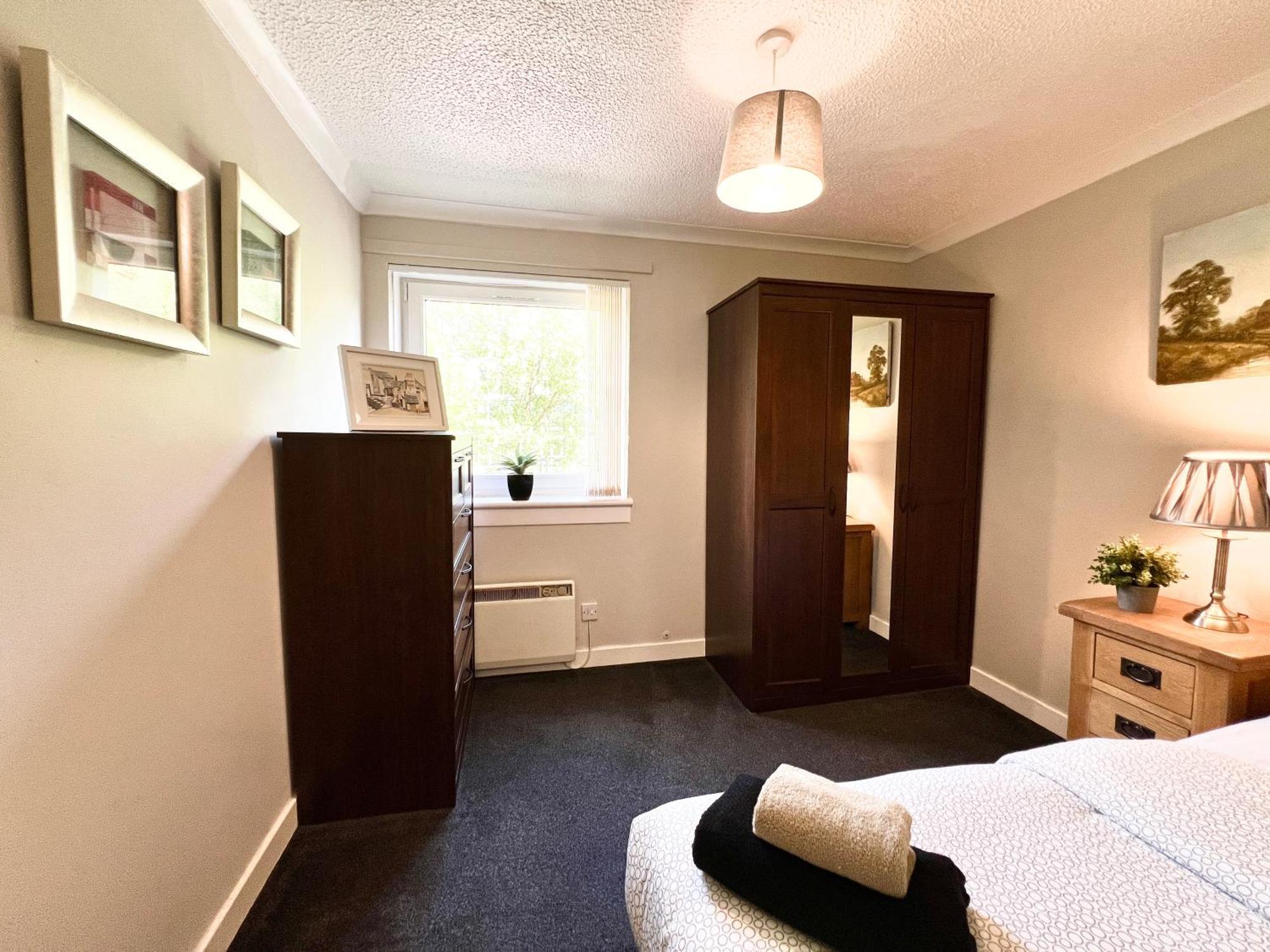 Spacious 2 Bed-Flat In Glasgow City - Free Parking Exterior photo