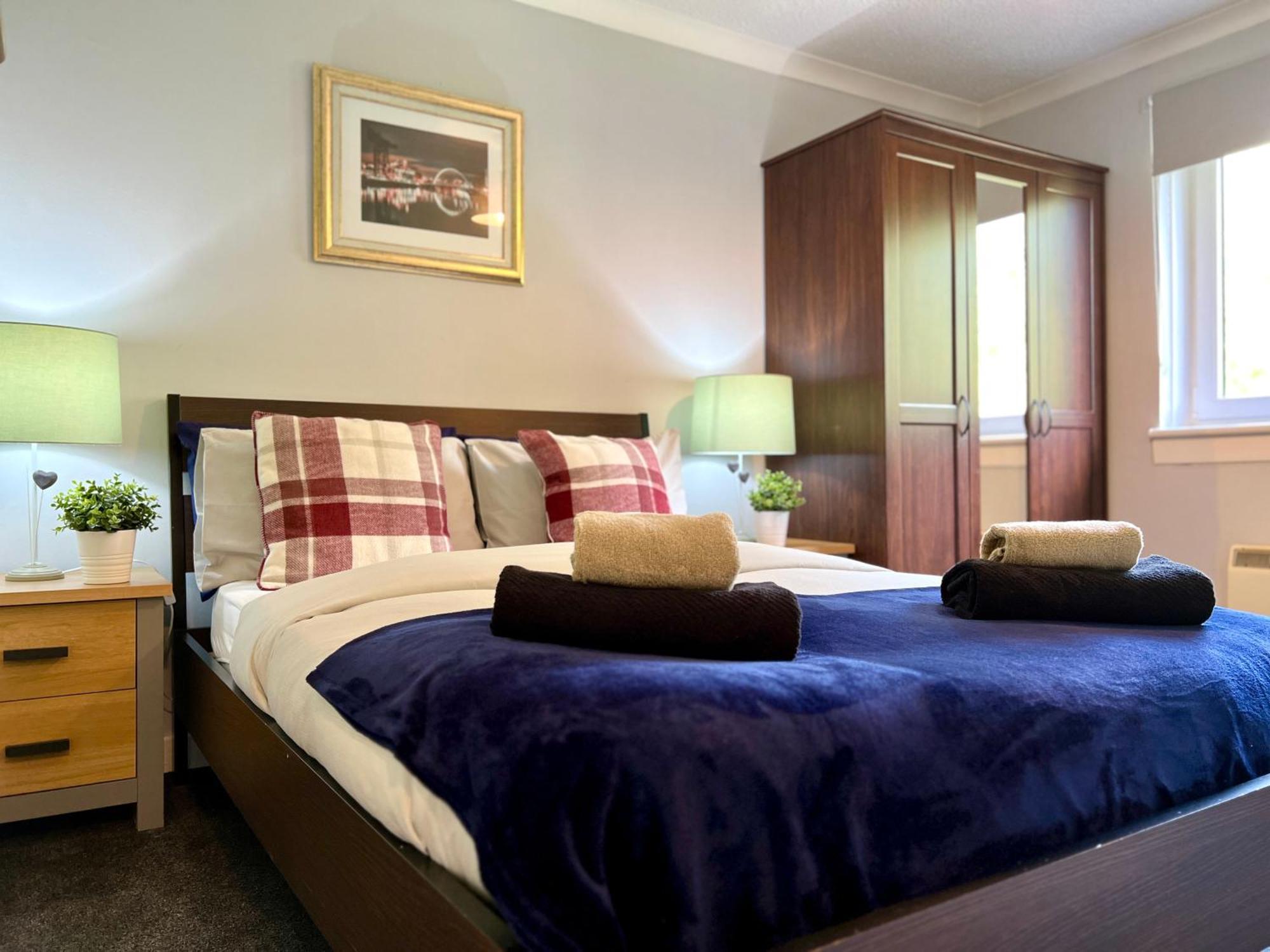 Spacious 2 Bed-Flat In Glasgow City - Free Parking Exterior photo