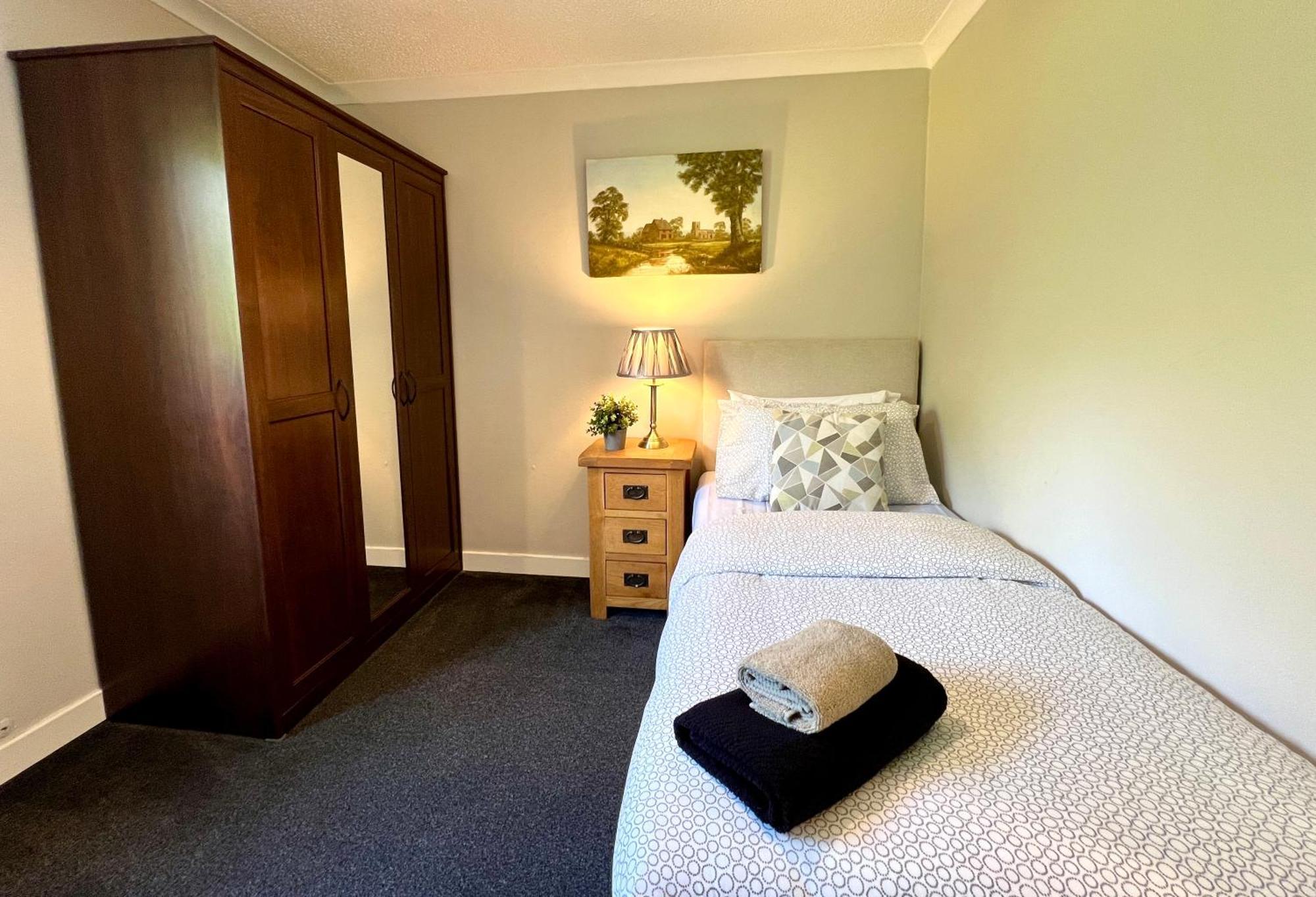 Spacious 2 Bed-Flat In Glasgow City - Free Parking Exterior photo