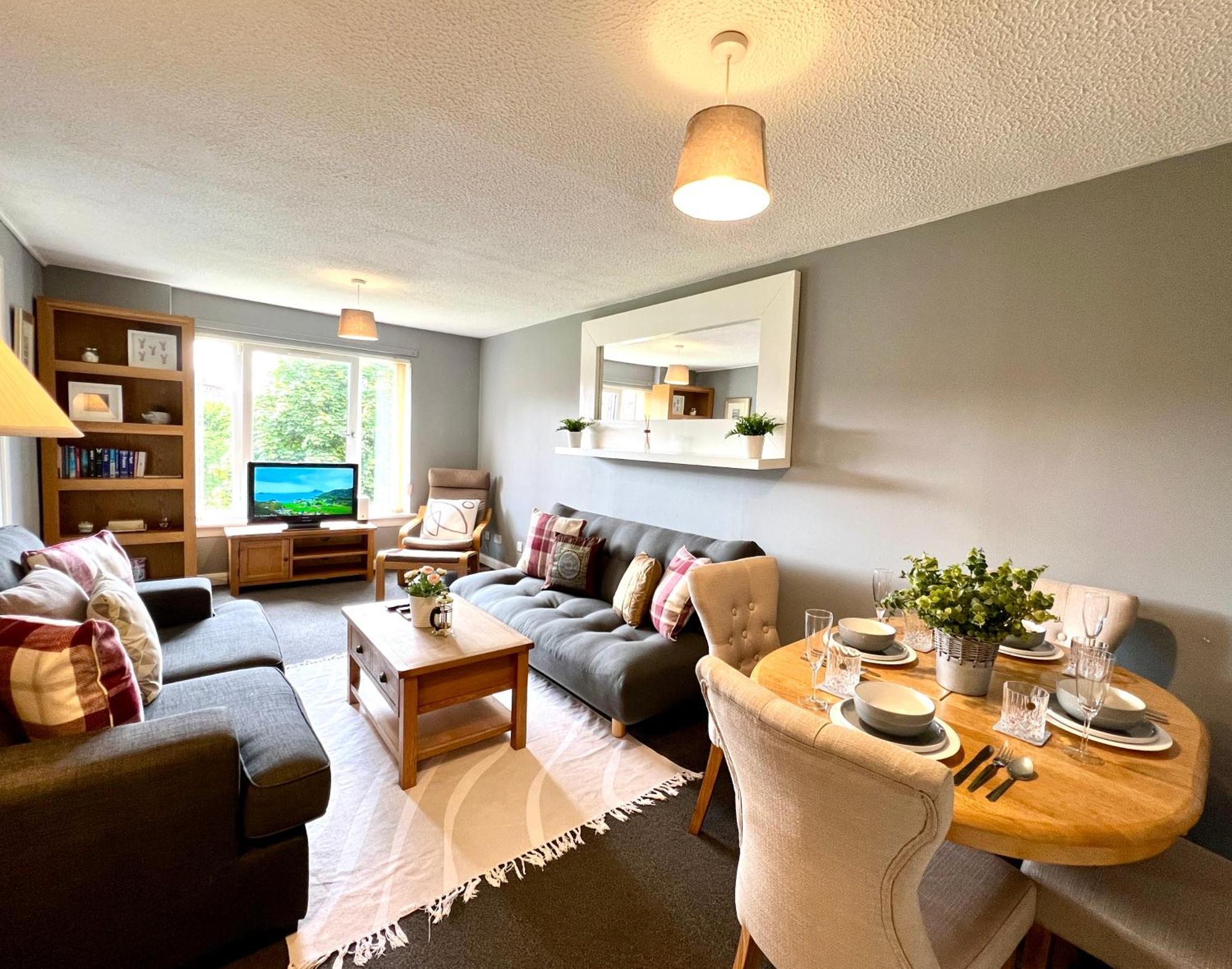 Spacious 2 Bed-Flat In Glasgow City - Free Parking Exterior photo