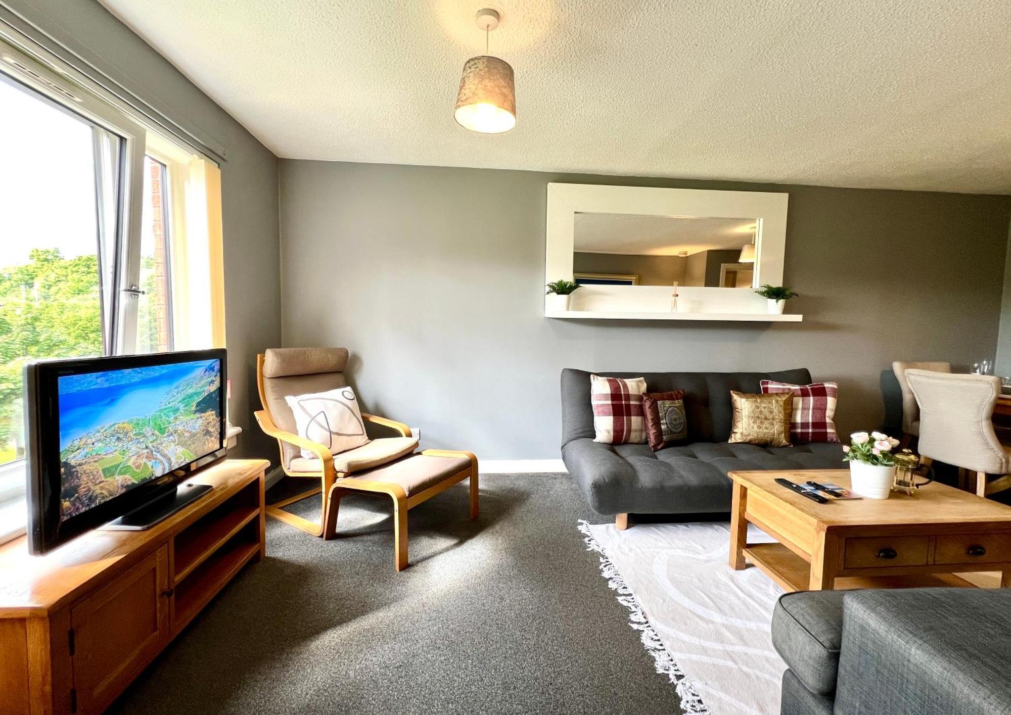 Spacious 2 Bed-Flat In Glasgow City - Free Parking Exterior photo