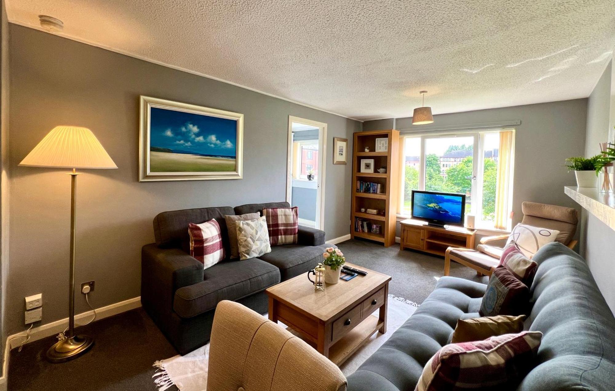 Spacious 2 Bed-Flat In Glasgow City - Free Parking Exterior photo