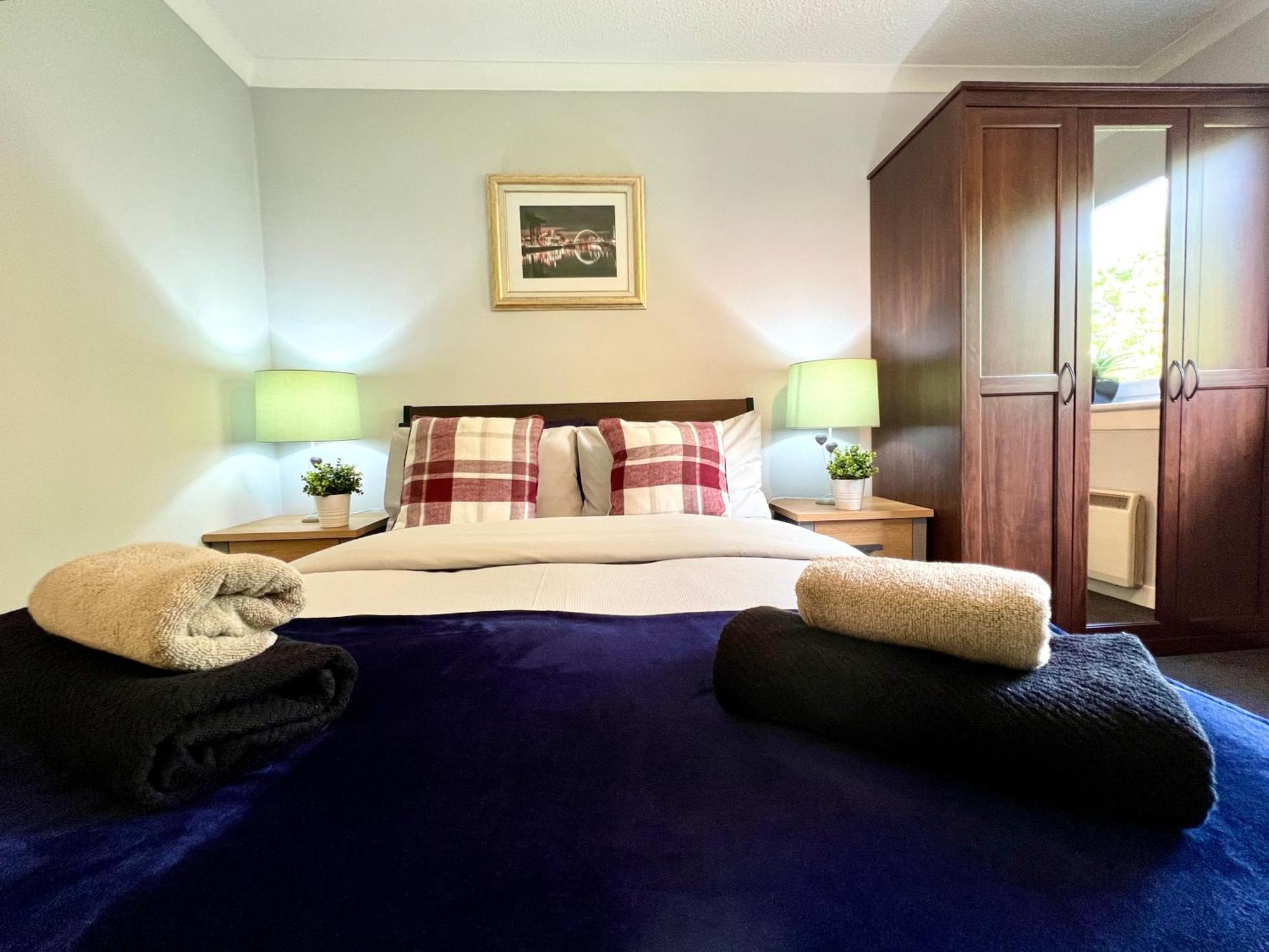 Spacious 2 Bed-Flat In Glasgow City - Free Parking Exterior photo