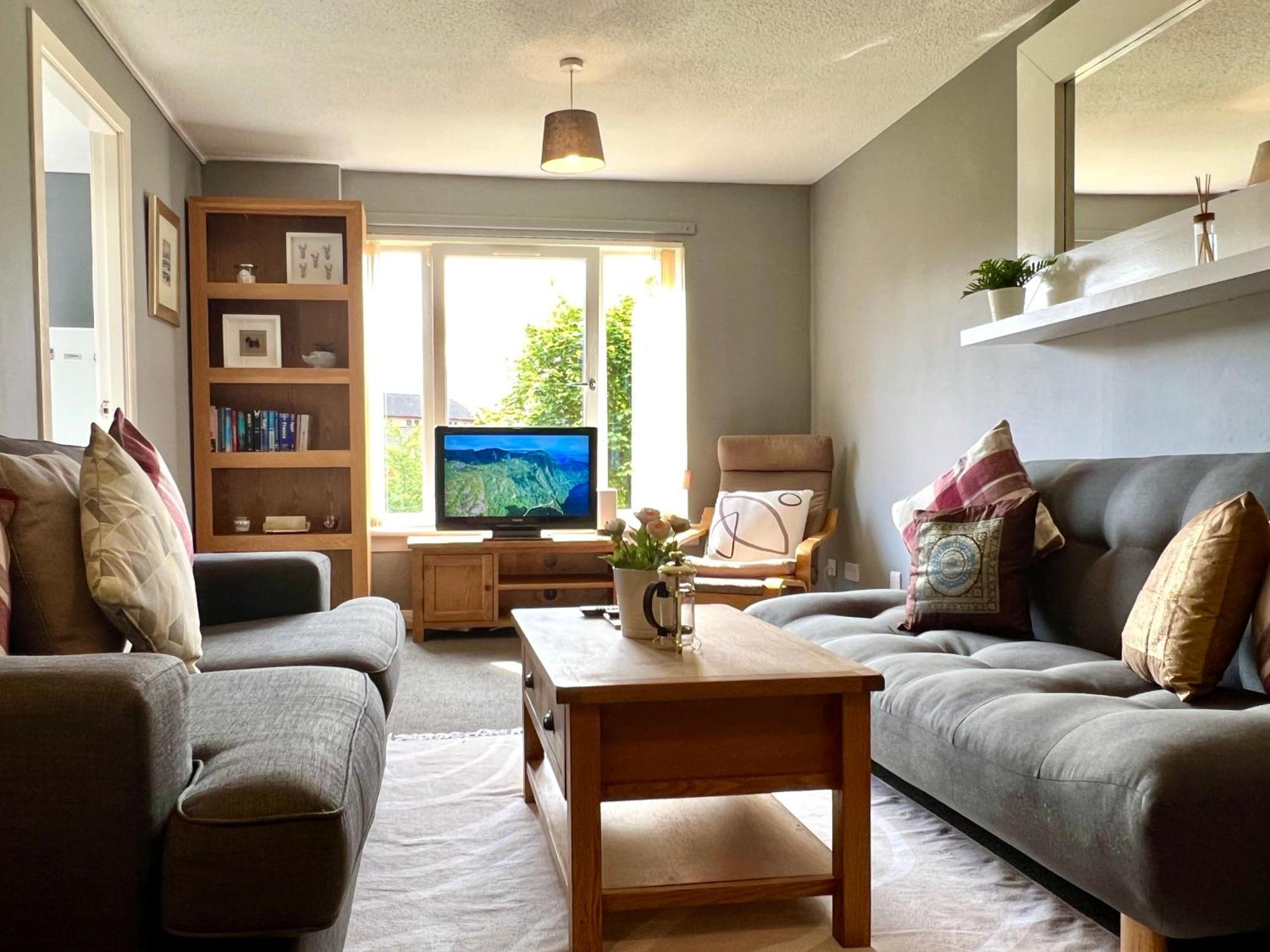 Spacious 2 Bed-Flat In Glasgow City - Free Parking Exterior photo